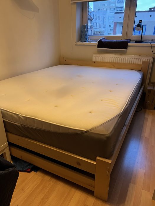 Łóżko z materacem - oddam ZA DARMO