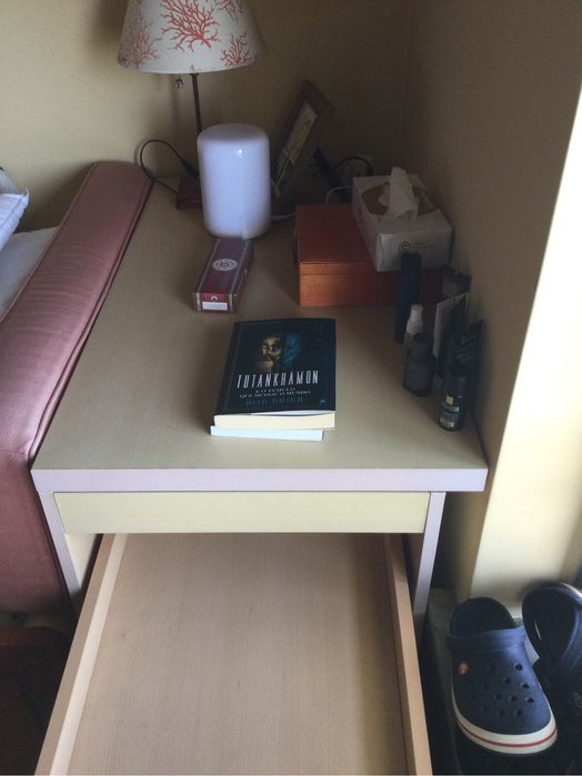 Sapateira com dois prateleiros