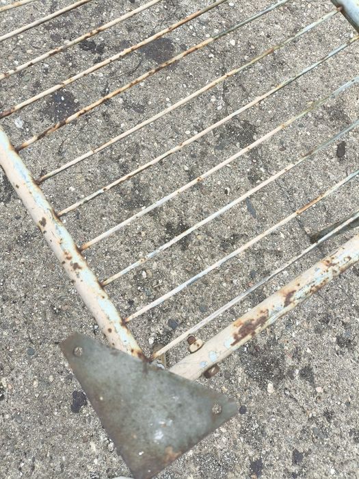 Stolik ruszt zabytek antyk