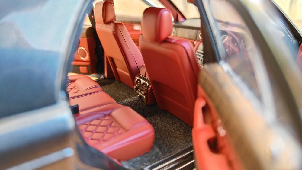 Bentley Arnage T Dealer Edition Minichamps 1/18