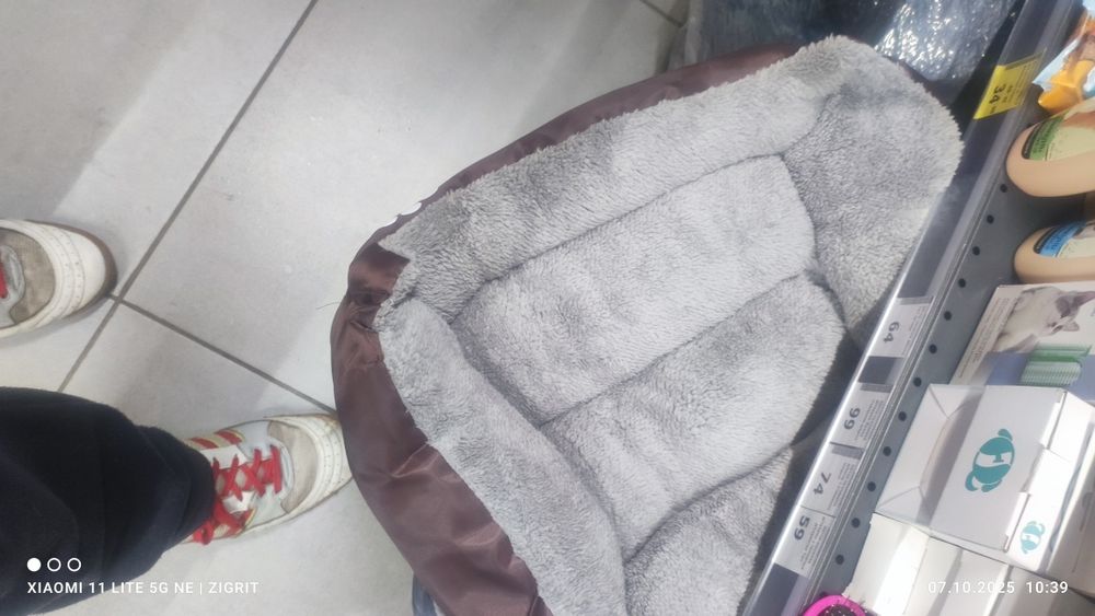 Домик, лежанка для котів та собак, штучне хутро, розмiр 40 на 40 см.