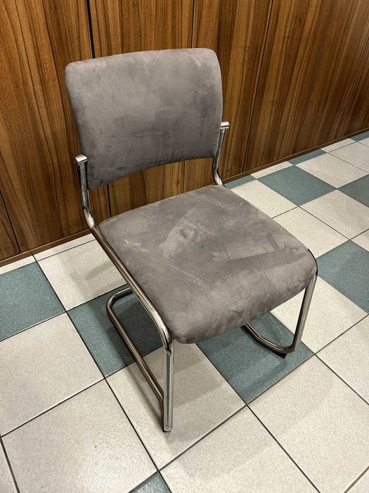 krzesło biurowe z alcantary