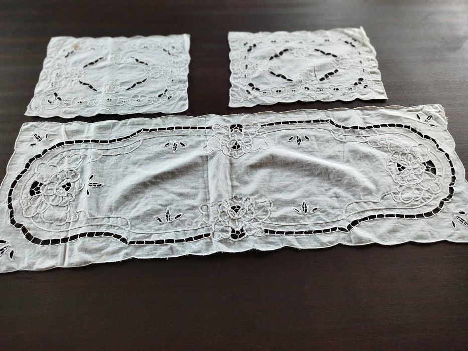 Conjunto de quarto bordado a máquina