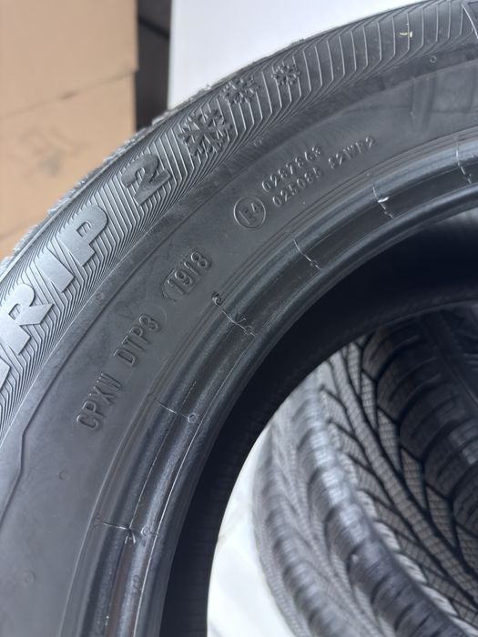 R16 205/60 (96H) 7-8мм Semperit Master-Grip 2  2018 рік 4шт. Зимові