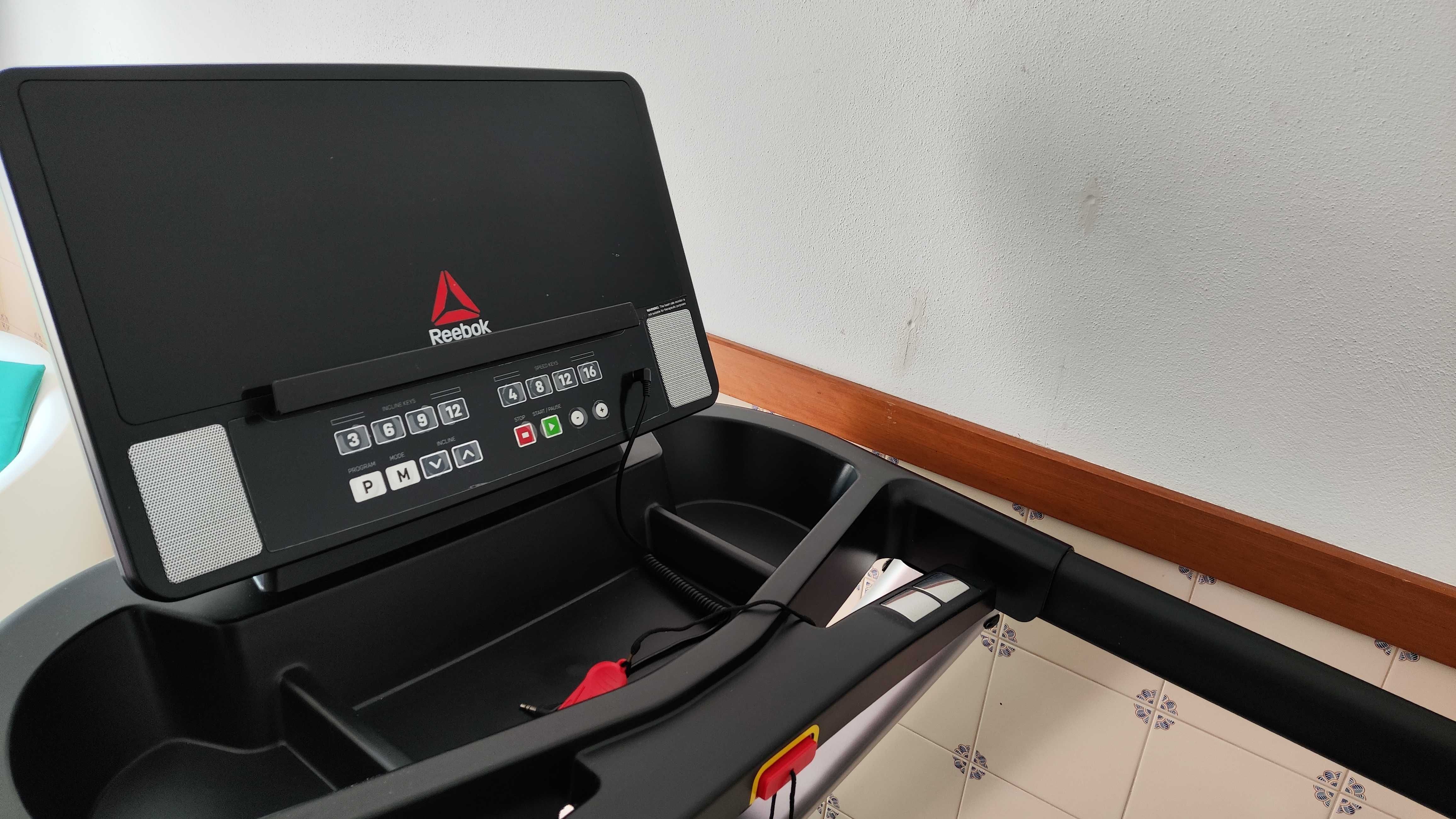 Passadeira de Correr Reebok A4.0