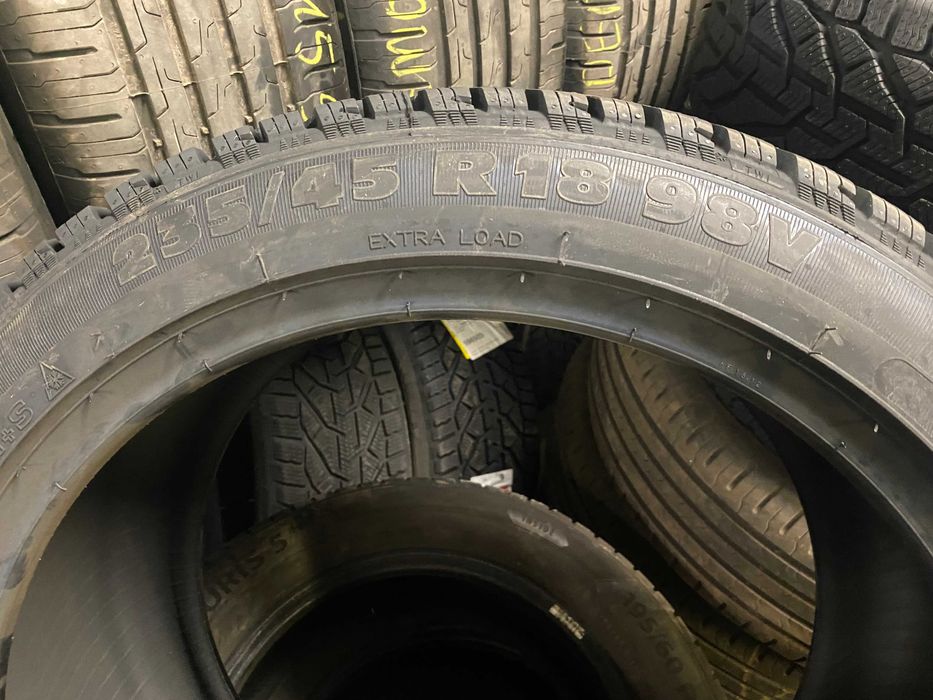 235/45R18 Kormoran Snow cztery nowe opony zimowe 2025r