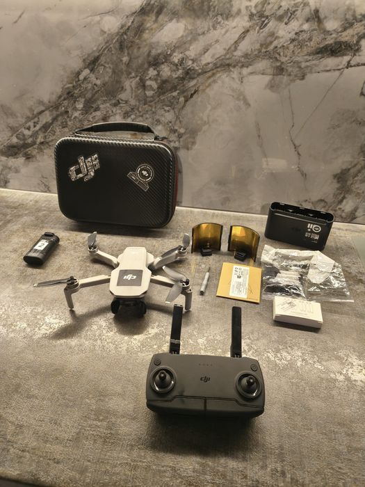 Dron Dji Mavic Mini 2 baterie hub