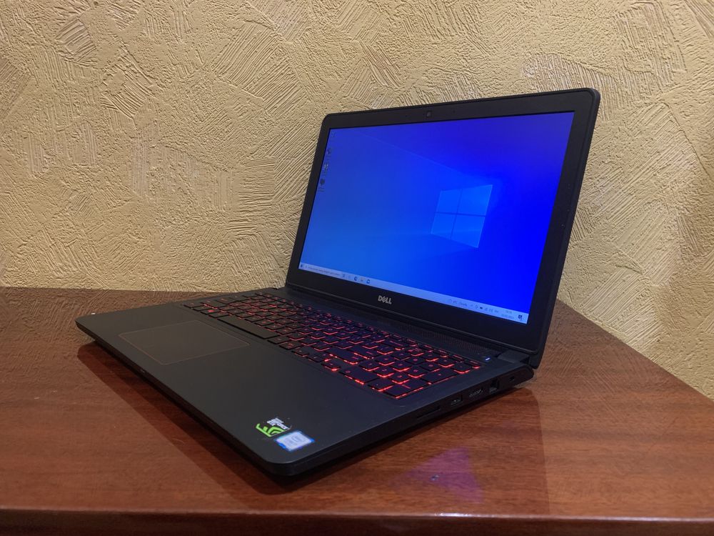 Бюджетний ігровий ноутбук Dell(Intel Core i5/GTX1050 4GB/SSD/DDR4/IPS)