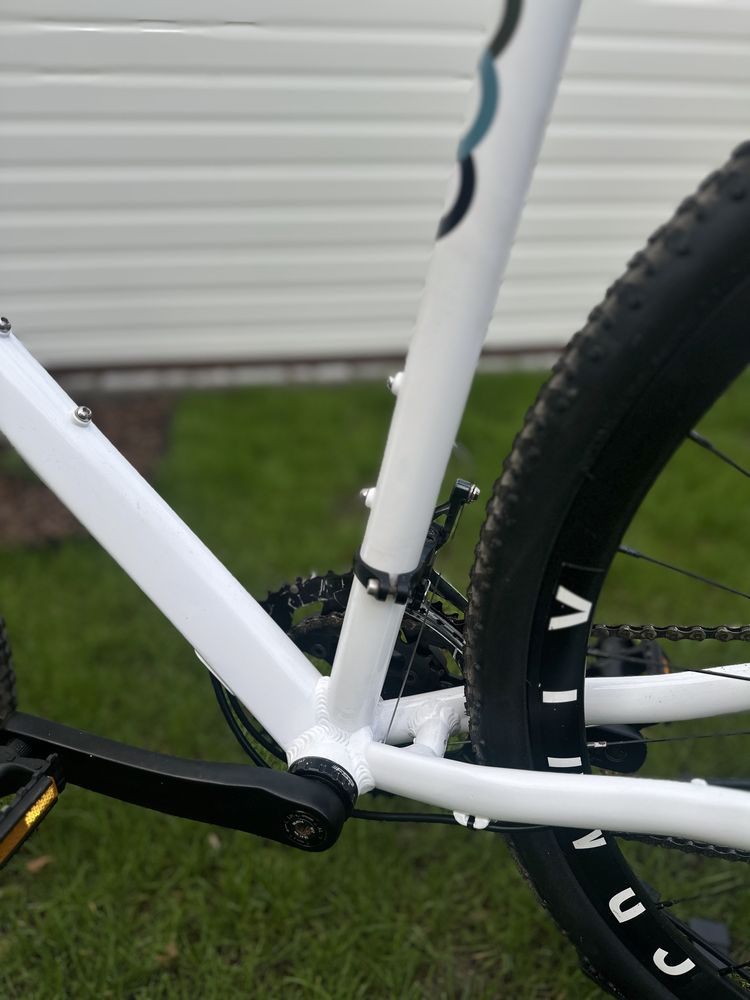 Serious Gravix comp gravel trek specialized cube scott