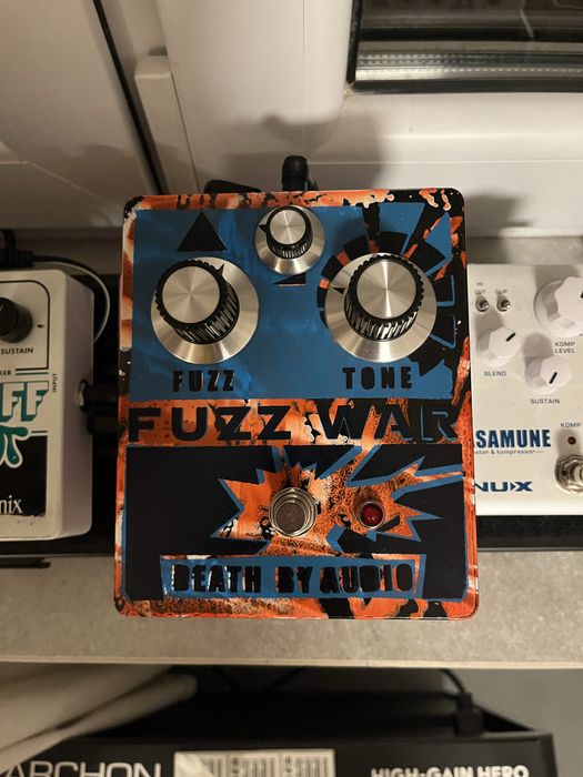 Death by Audio Fuzz War - limitowana edycja custom paint