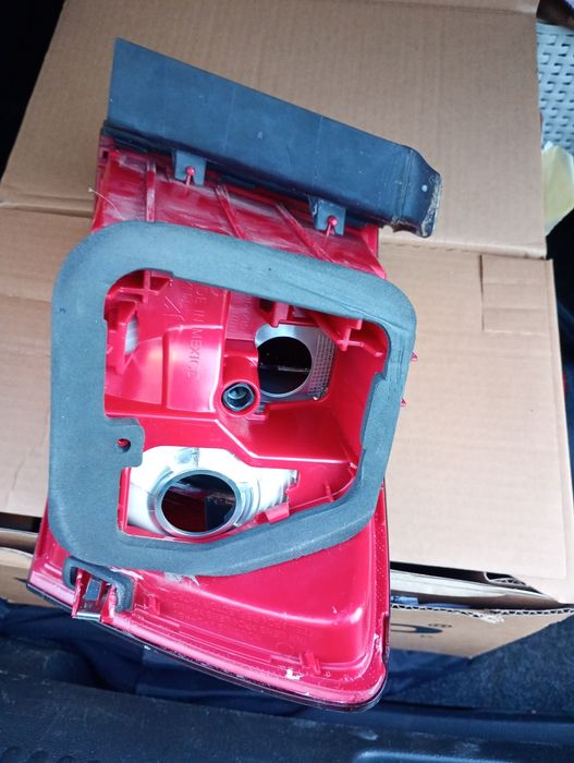 Продам задні фонарі на джету