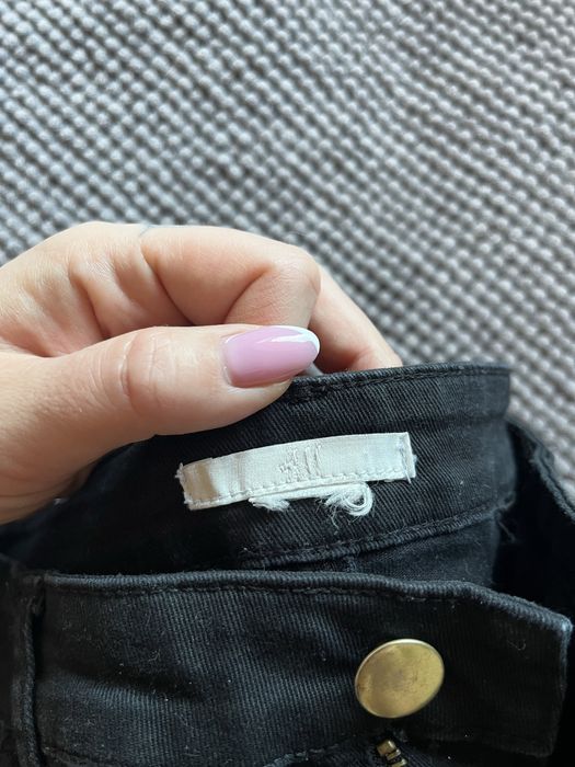 Damskie czarne szorty z kieszeniami H&M r.38