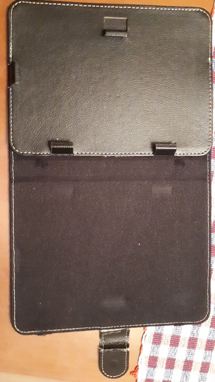 Etui do tableta z podstawką