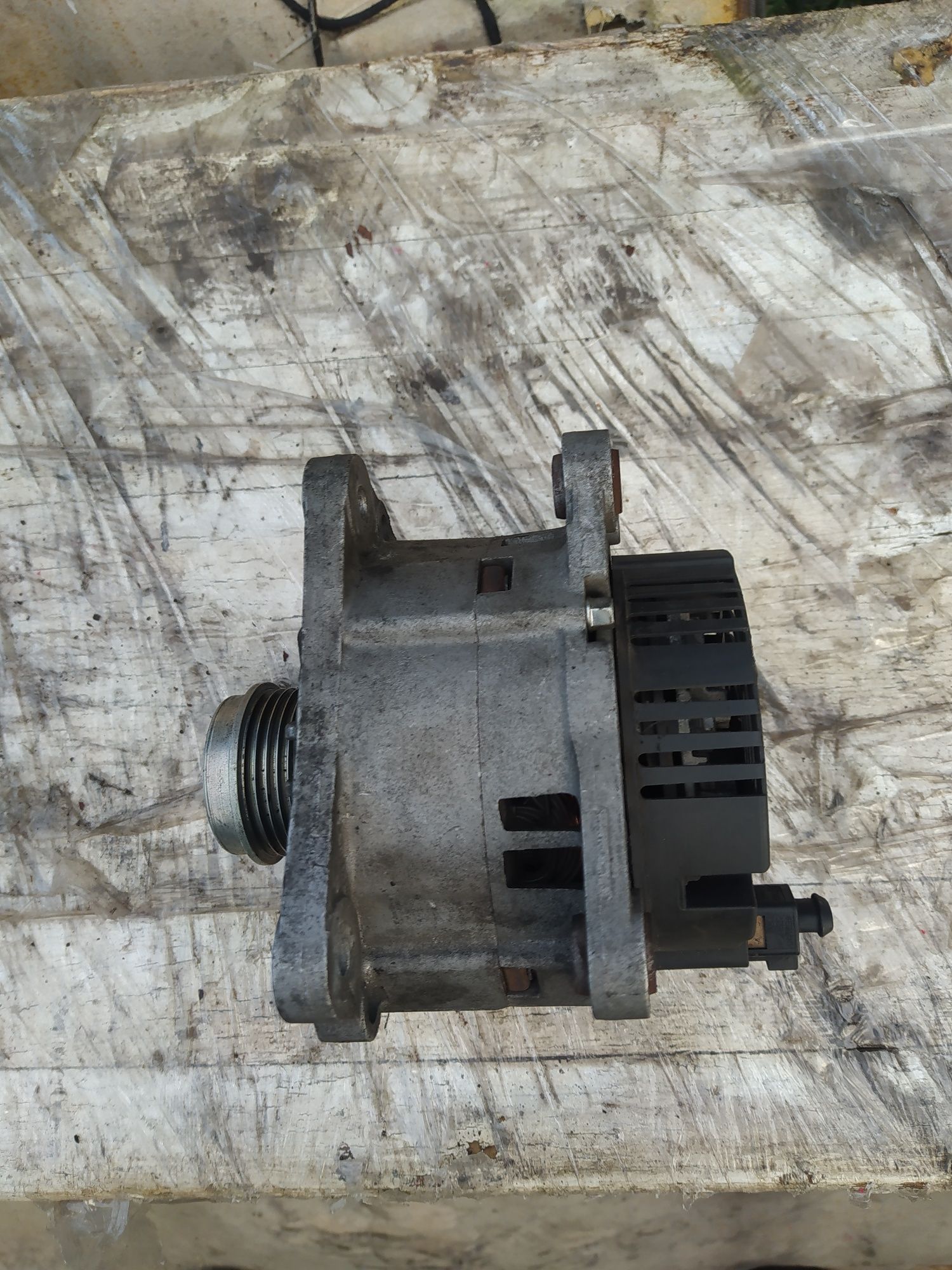 Alternator Passat b5 fl 1.9 tdi 130,101 koni