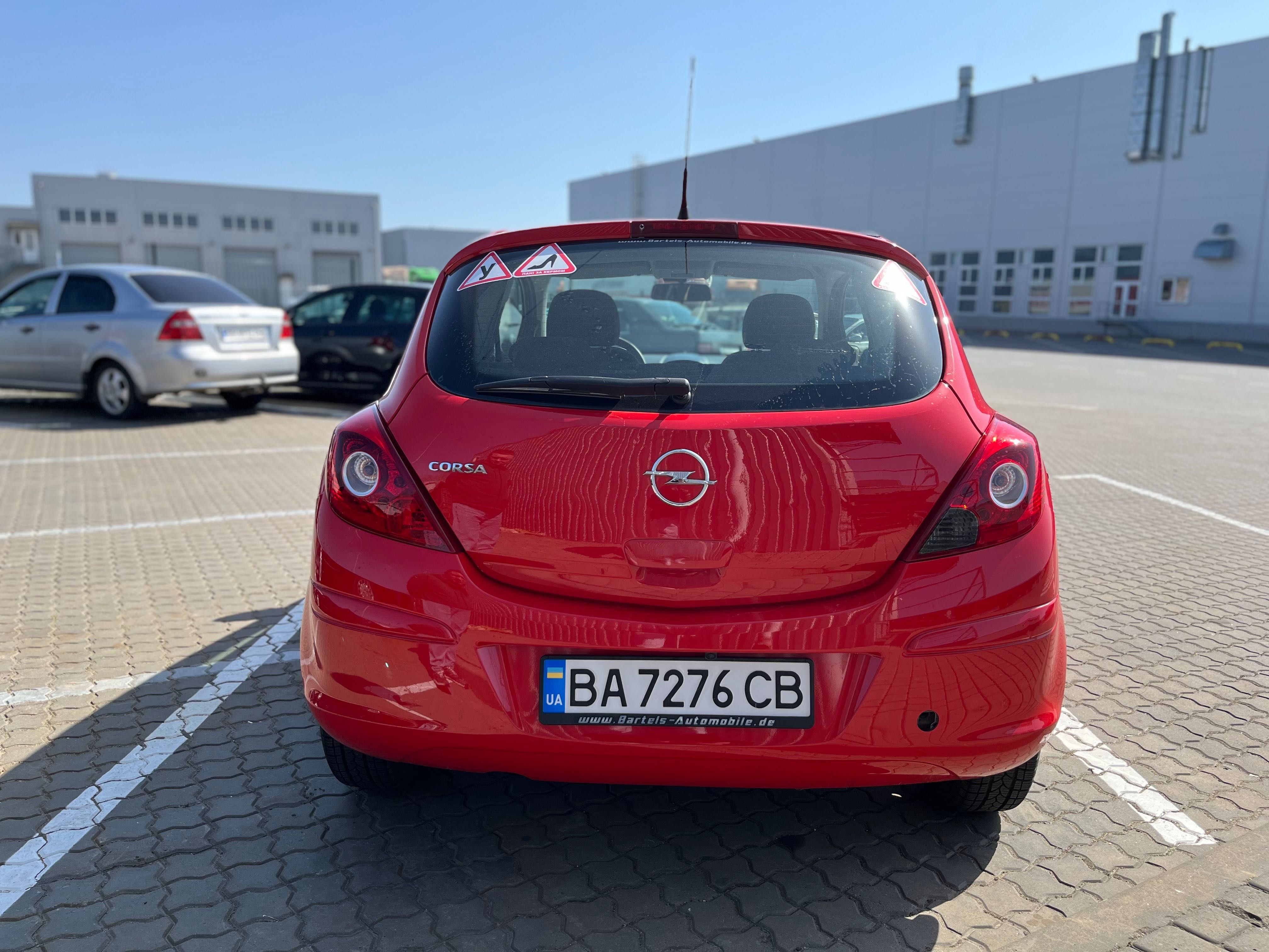 Автомобиль Opel Corsa