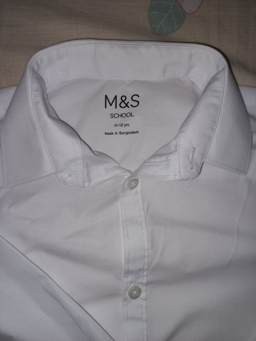 Новые белые рубашки m&s на мальчика 11-12 лет