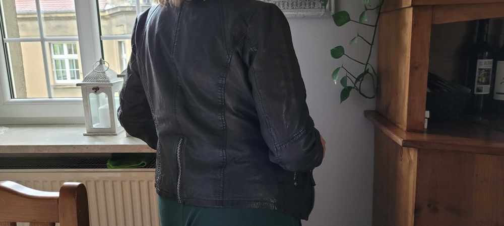 Damska kurtka ze skóry M/L w idealnym stanie
