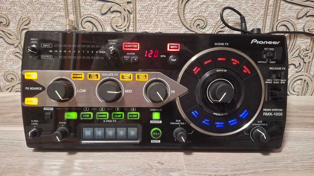 Pioneer RMX-1000 , Ефектор