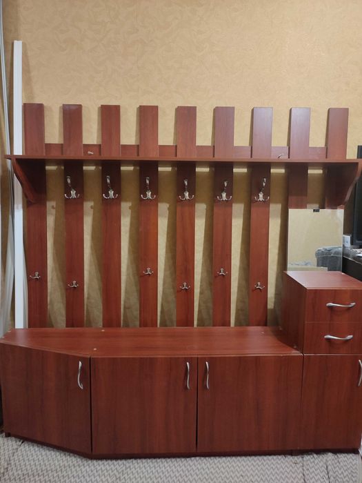 Продам Прихожа в коридор