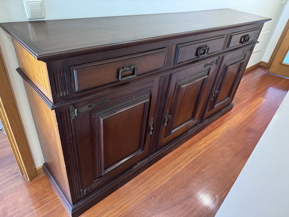 Aparador madeira maciça Mogno