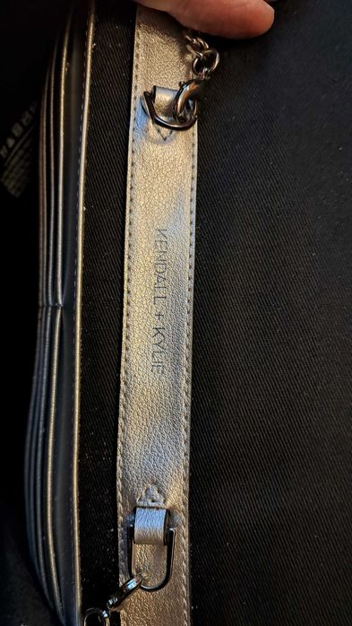 Stylowa torebka kopertowa na ramie Kendall+Kylie