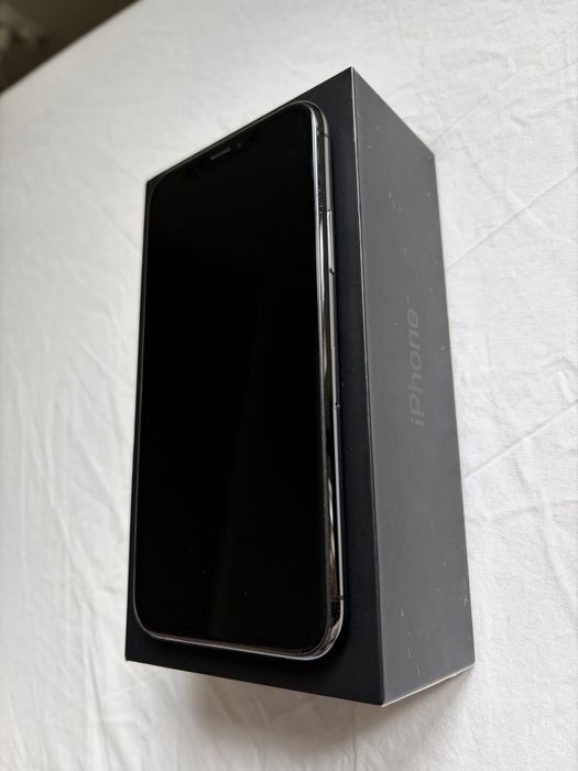 Sprzedam Iphone 11 Pro 64GB Space Gray z etui szklo