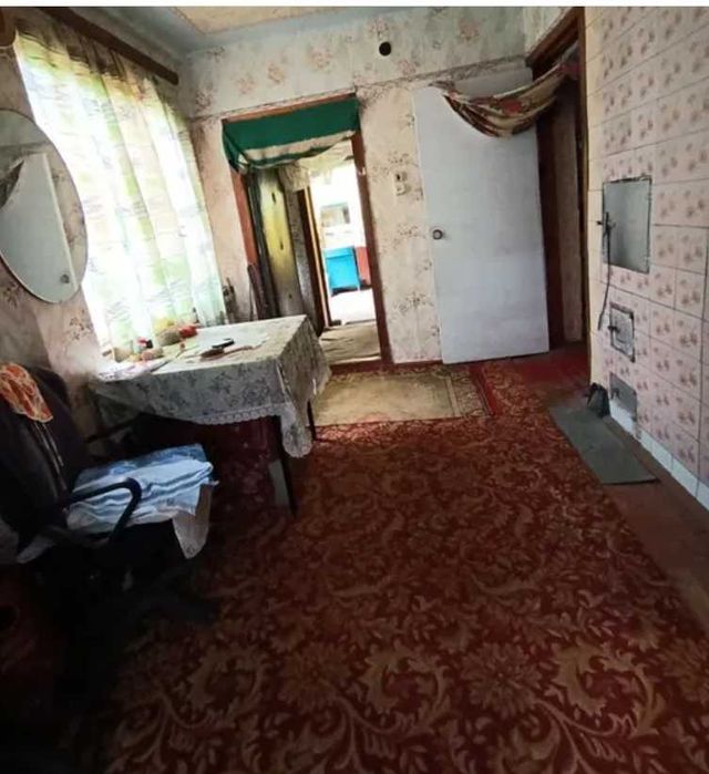 Продам дом -дачу в Высоком. Участок 10 соток .Печное отопление TB