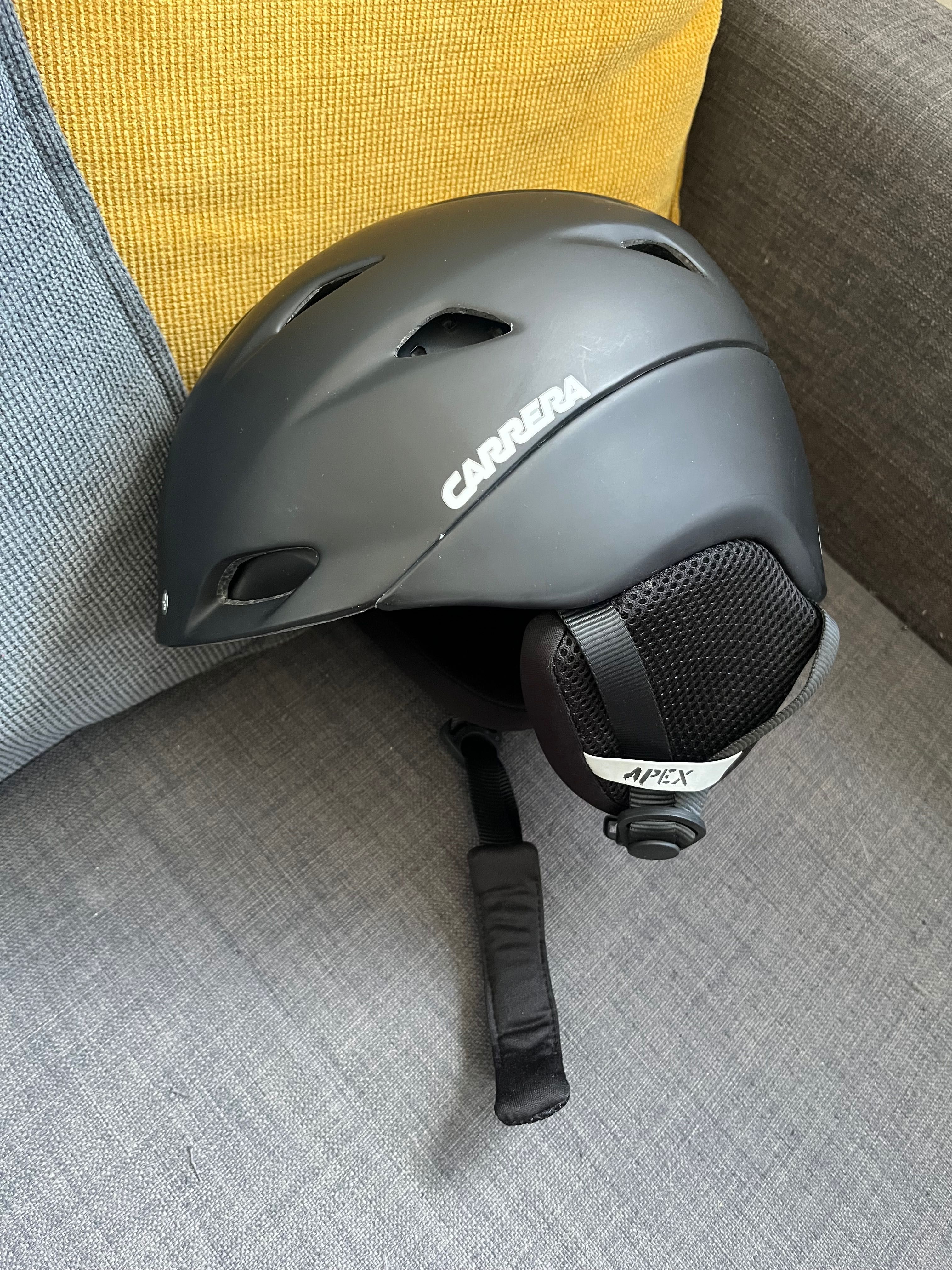 Kask narciarski Carrera