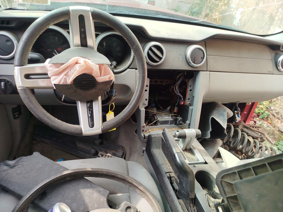 Mustang V 05-09r - kierownica kpl z guzikami