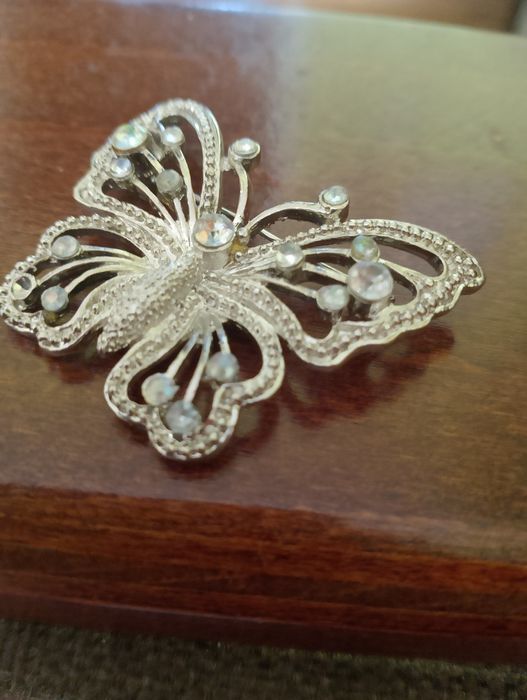 Broszka motyl z cyrkoniami