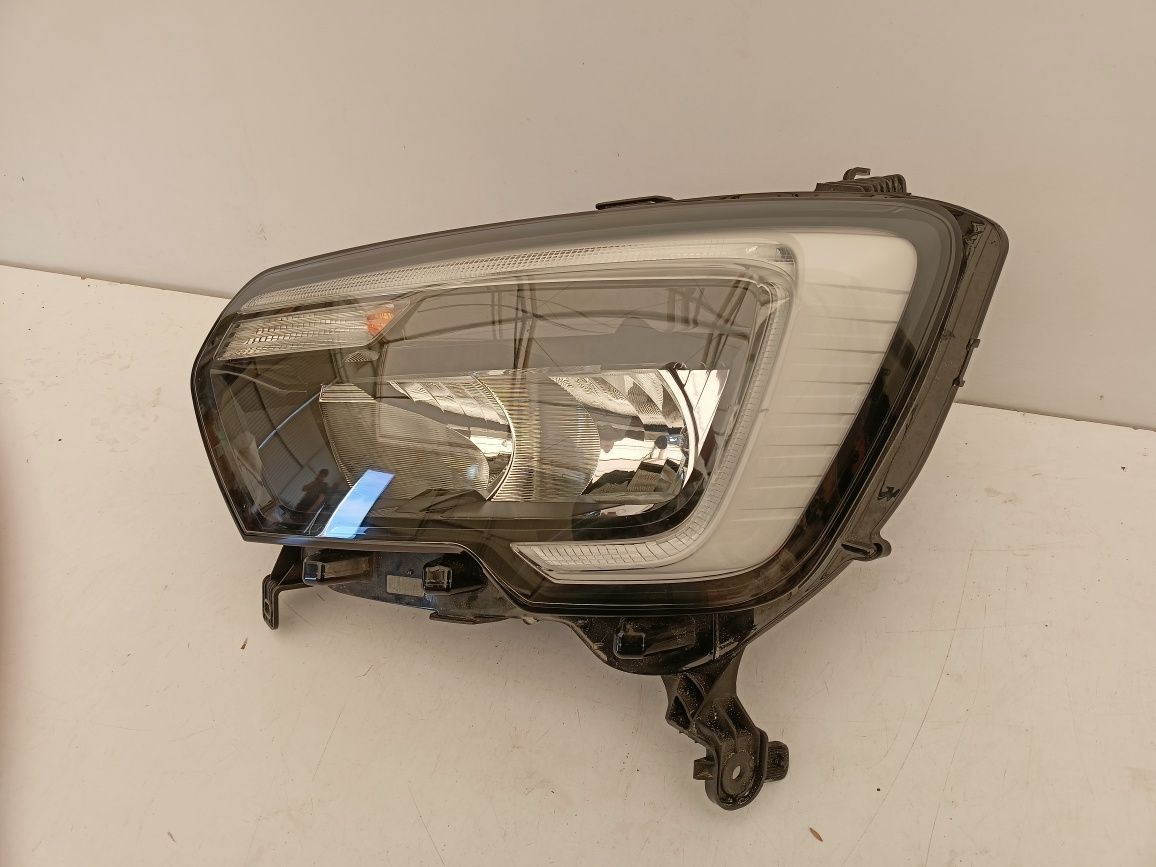 Renault Master III 3 lift FL IV 4 19- lampa lewy przód lewa przednia