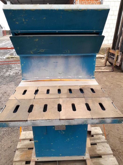 Wyciąg spawalniczy  żeliwny stół