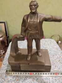 Скульптура бронзовая Петровский