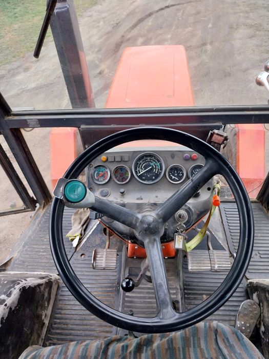 ...Zetor 7211...