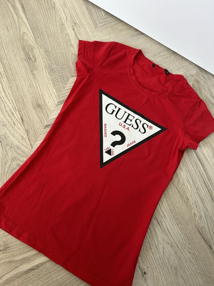 Guess t-shirt bluzka czerwony rozm 34 XS