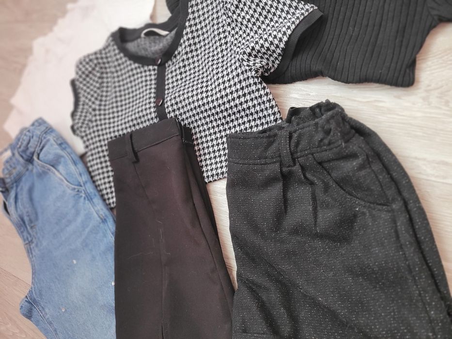 Komplet ubranek świątecznych dla dziewczynki 134-140