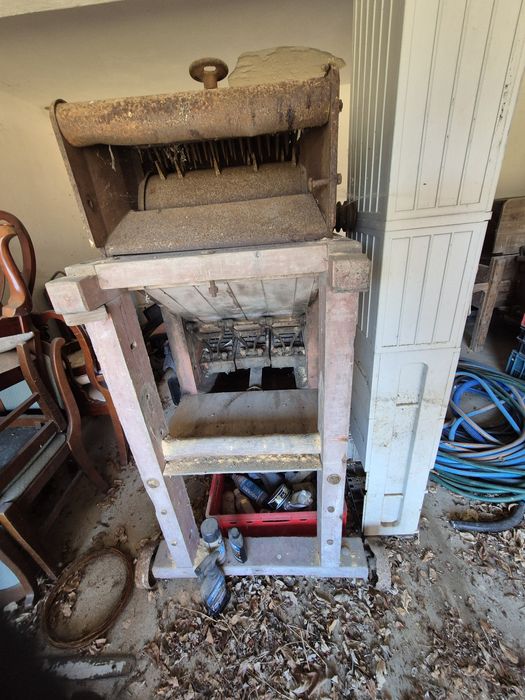 Oddam stare maszyny rolnicze