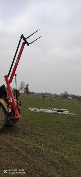 Podnośnik Na Tuza Ładowacz Dźwig Do Bel Widły Tur Wysokość 4m. Dostawa