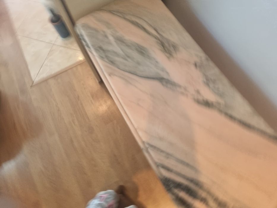 Consola / mesa de entrada em mármore rosa