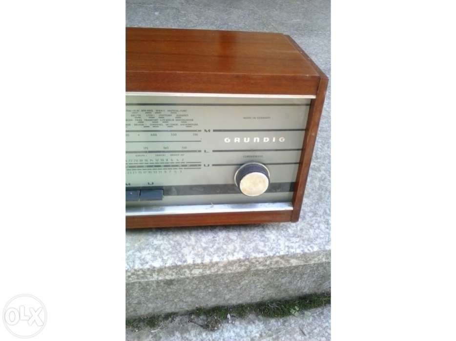 Rádio antigo grundig