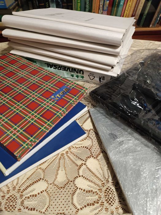 Канцелярія. Папки. Папір