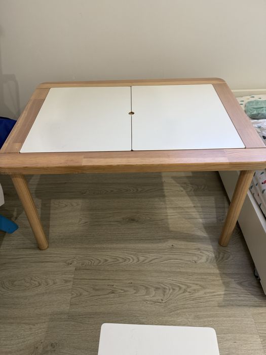Mesa criança FLISAT Ikea c/ Cadeira