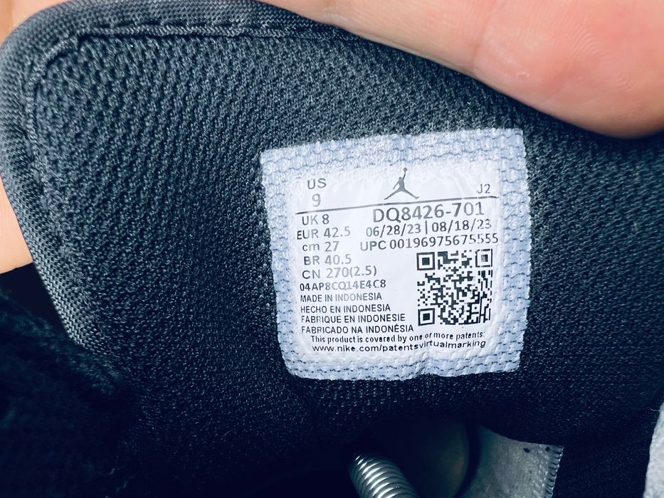 Кросівки Air Jordan 1 Mid 42.5 27см