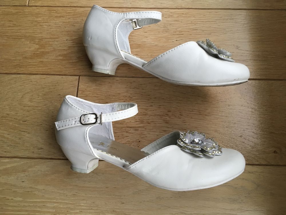 Pantofelki eleganckie dla dziewczynki r. 35