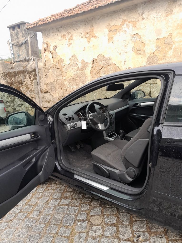 Opel Astra GTC 1700