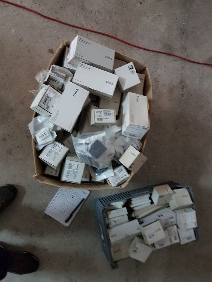 Material KNX GIRA