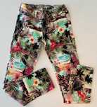 Calças coloridas, skinny fit, marca Garcia Jeans, tamanho 152.