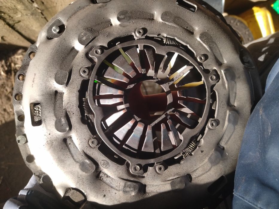 Продам корзину і диск щеплення фірми LUK Опель Астра Н 1.7 СТДІ