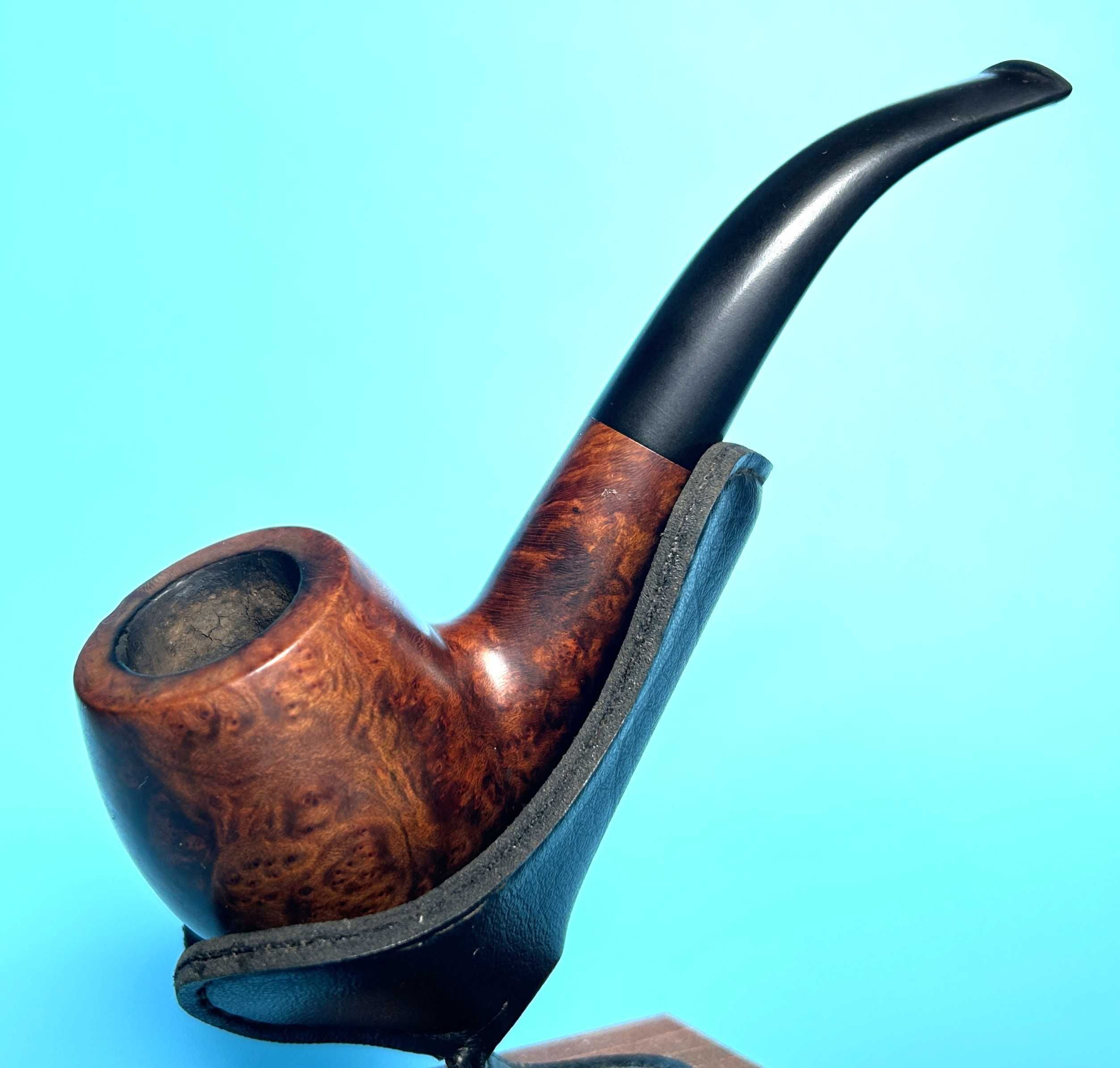 Fajka, do palenia tytoniu:  „Made In London England”