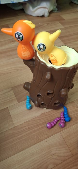 Розвиваючі іграшки (дерево з червачками, музичний будиночок-сортер,